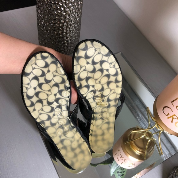 Coach black sandals. - Picture 4 of 8